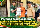 Pastikan Tepat Sasaran, Babinsa Semanding Dampingi Penyaluran Bantuan Beras Bulog ke Warga
